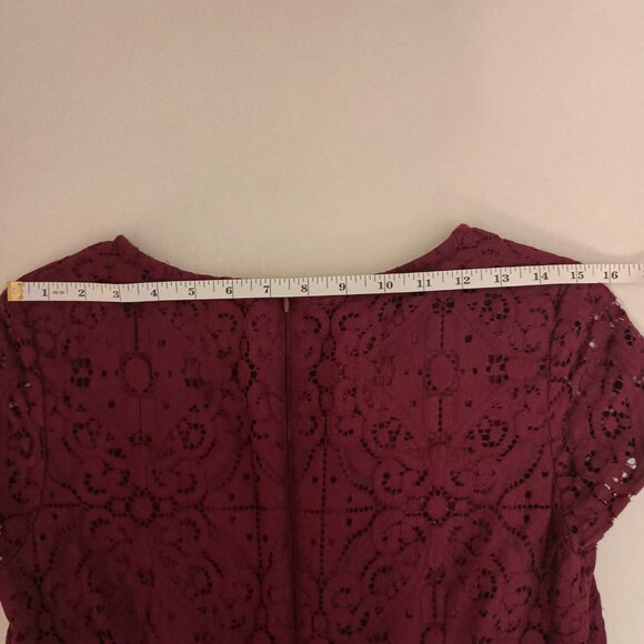 Banana Republic Women’s Maroon Lace Cap Sleeve Sheath Dress Size 4P - Picture 9 of 13